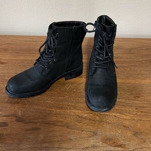 Clarks Ankle boots 6.5